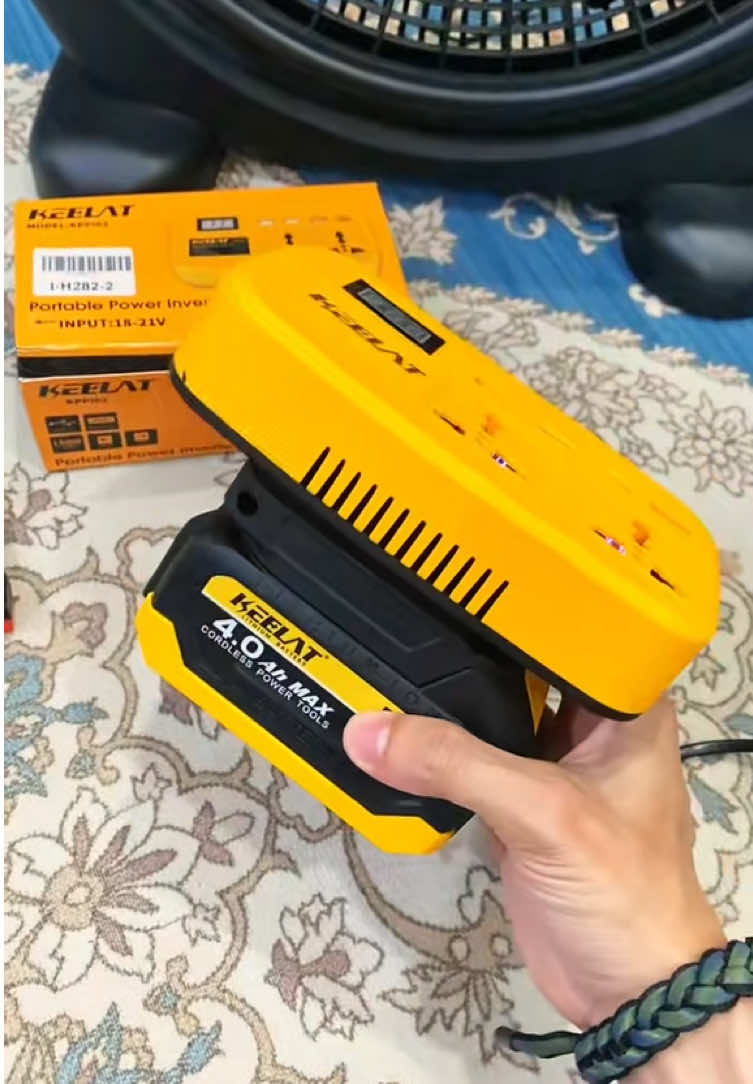 Power inverter ni best sebab kita boleh guna barang elektrik walaupun dalam keadaan blackout. Banyak kebaikkan kita simpan power inverter ni, ada kecemasan boleh guna 😎😎 #powerinverter #inverter #converter #powerbank #powersupply   