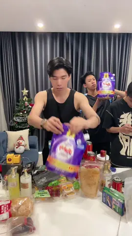 #nuocgiat #nuocgiat3in1 #nuocgiatjoykity #nguyenthehien Nước giặt joykity xử lí vết bẩn nhanh, có hương thơm lavender