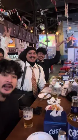 นั่งขำมา1ครึ่งชม.แล้ว!! 5555 ขอบคุณไกด์ยูและทีมOHANAนะคะ ใจฟูมาก ๆ ดูทุกวันจนได้มาทำงานด้วยกัน🙏🏻🤣😊 🇹🇭🇰🇷 @เที่ยวเกาหลีกับยู_ไกด์ยู🇰🇷  . #เที่ยวเกาหลีกับยู #KoreaWithYoo #Ohana #오하나 #เที่ยวเกาหลี