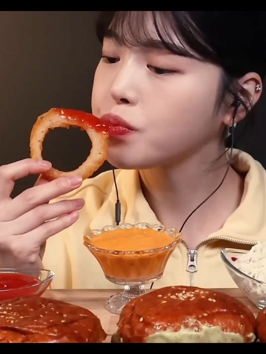 #eatwithboki #fastfood #burger #mukbang #asmr 
