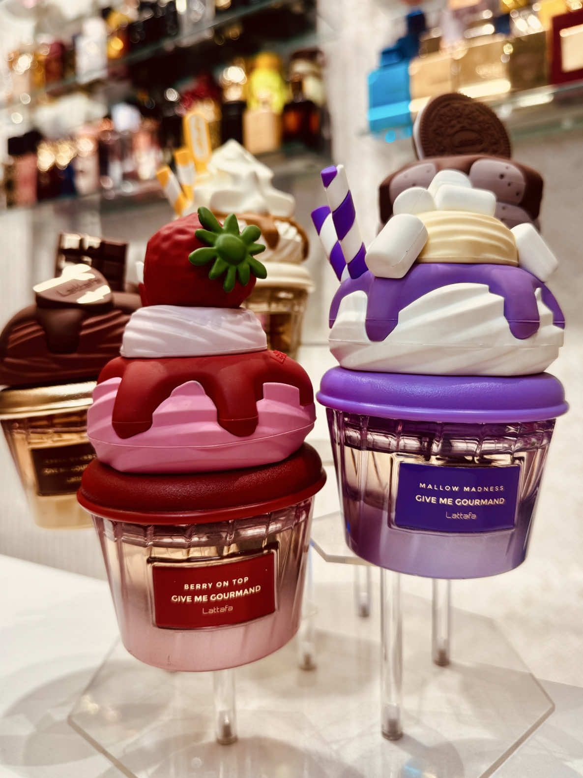 Colección Give Me Gourmand Lattafa ✨🧁 Disponible en nuestro carrito y tiendas físicas ☺️🍰🍧 @Lattafa Perfumes #fyp #perfumegourmand #lattafaperfumes #perfumesarabes #yaralattafa 