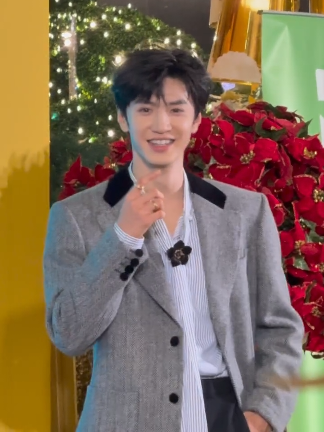 02.12.2025🔥In Malaysia เขินไม่ไหวแล้วจ้า...น่ารักเกิ้น5555 📍งาน มีตแอนด์กรี๊ด SPECIAL GUEST iQIYI INTERNATIONAL พบกับ iQIYI International Global Ambassador CHENZHEYUAN 📍PAVILION KUALA LUMPUR MALAYSIA  📍จัดขึ้นวันที่ 02 .12. 2025 ⏰งานเริ่ม 19.00 น. #iQIYIChenZheyuan  #iQIYIInternationalGlobalAmbassador  #iQIYIStarship星舰计划  #เฉินเจ๋อหย่วน #chenzheyuan 