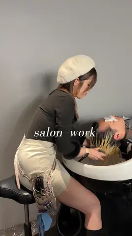 シャンプーとヘッドスパも得意💘🧖‍♀️ 渋谷でメンズ特化美容師をしているあおいです🪄 カットとメッシュが得意です◎ 《モテ髪／清潔感／似合わせ重視✨️◎》 骨格・髪質・ライフスタイルに合わせて、ナチュラルなのに垢抜けるメンズカットをご提案します✂️ スタイリングが苦手な方も簡単にできるセット術を丁寧にお伝えします🩷 ご予約はdm又はホットペッパーにて承っております💌 是非一度お任せください✨️ aoi #メンズカット #メンズ #サロンワーク #センターパート #シースルーマッシュ 