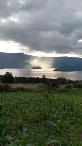 berladang sambilmenikmatialam..