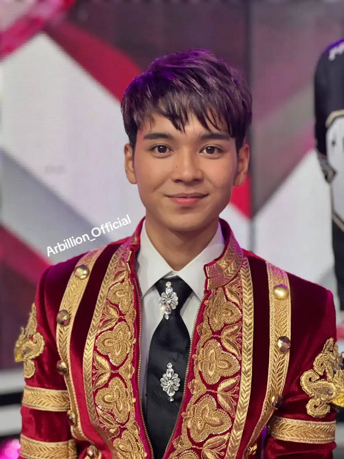 Setiap langkahku di panggung adalah doa dan cinta dari kalian yang selalu mendukung. Terima kasih Arbillion 🌹✨ @da7_arbilfahrizann²⁴ #arbil #arbilda7 #fyp 