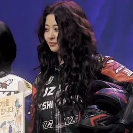 ignore how this is absolute booty cheeks || @chaecentre @olivia ଳ @catalina ౨ৎ @#1fimmiesfan @Chaeryeong’s wife (real!!) @Yunjin • [Fated] @zara @belle🪼 @(꩜) @Yunjin💍💍💍 @lucie 🌱 @fimverse ଳ @chaebemine || #yunjin #lesserafim #fyp #ohyunlix 