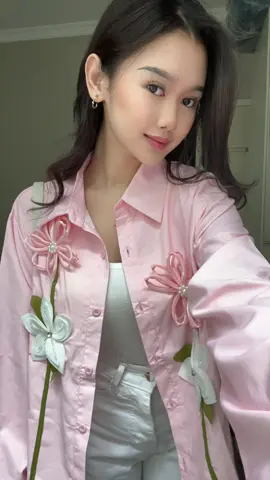 cantik banget detail bunga kemejanya mana murah bgtt lagi💓🤍 #chicmoreindonesia 