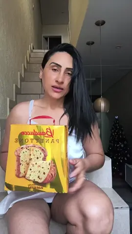 OLHA O TAMANHO DO MEU PANETONE