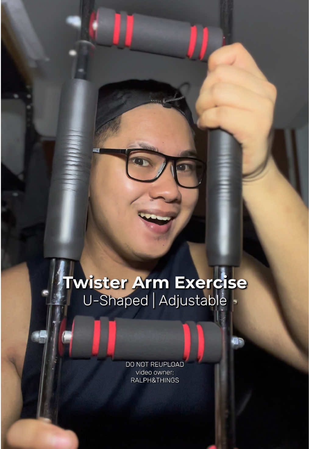 Basta day 1 ko ngayon, bukas upload ako ang full workout ko sa chest and shoulder 😊 #twisterarm #armtwisterbar 
