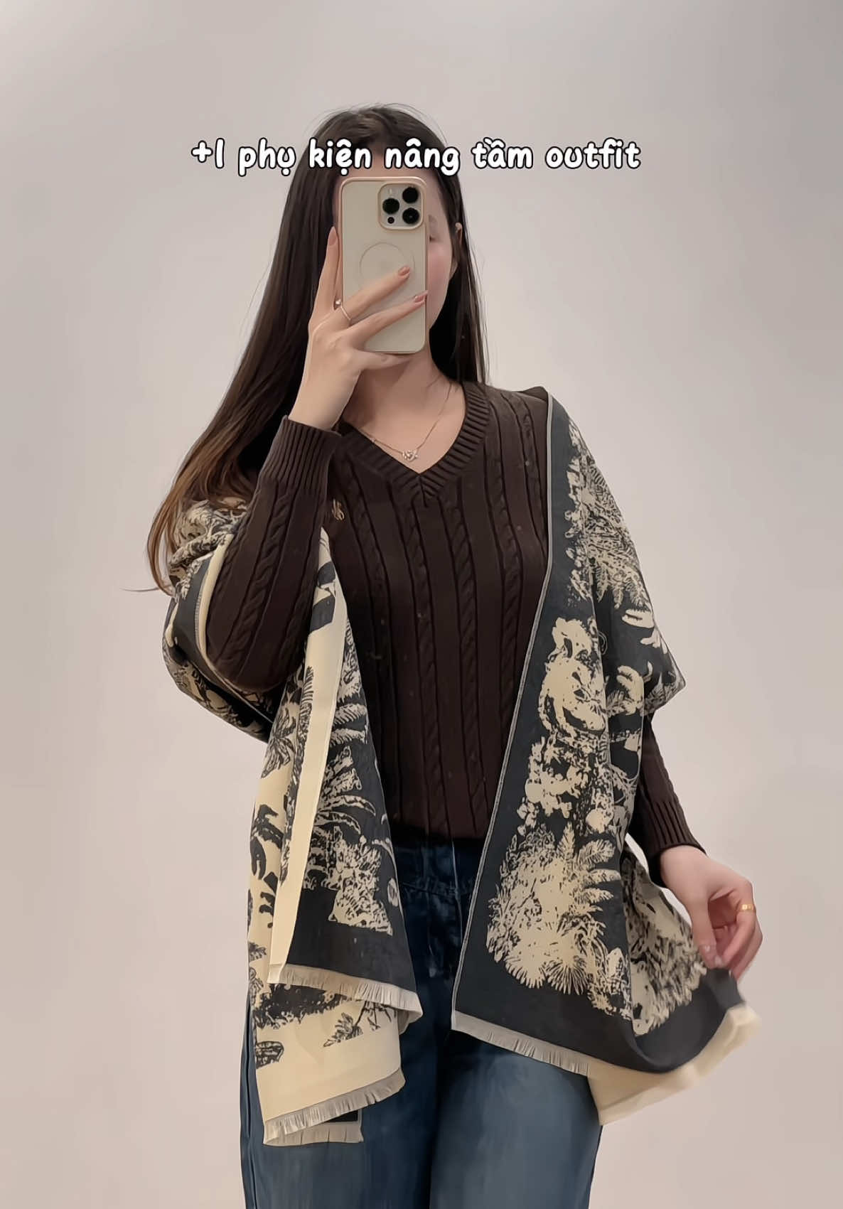 Khăn choàng xinh #khanchoang #khanchoangmuadong #khăn #phukienthoitrang #minnriviu 