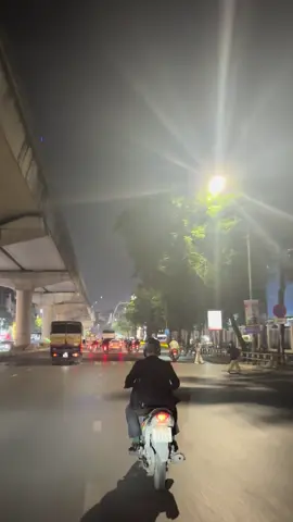 Người lạc giữa đêm sâu nghe sương rơi #tamtrang #xh #buon_tam_trang 