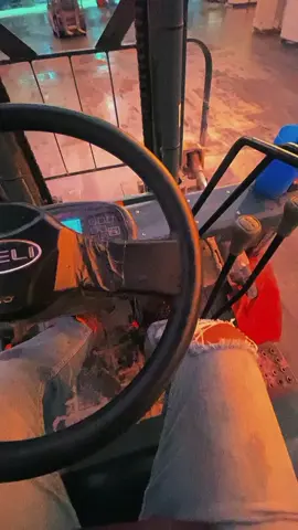 nyore kesoren lik #forklift #forkliftdriver #forkliftoperator #jowostory #nyoride 