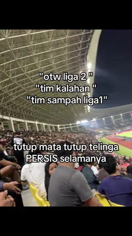 till i die#persissolo #surakartans #briliga1 #casualoutfits 