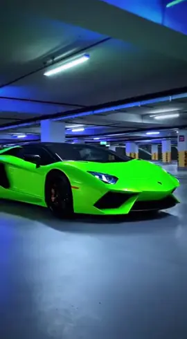 #voituresdeluxe #voituresport #voituresportive #lamborghiniurus #pourtoi 