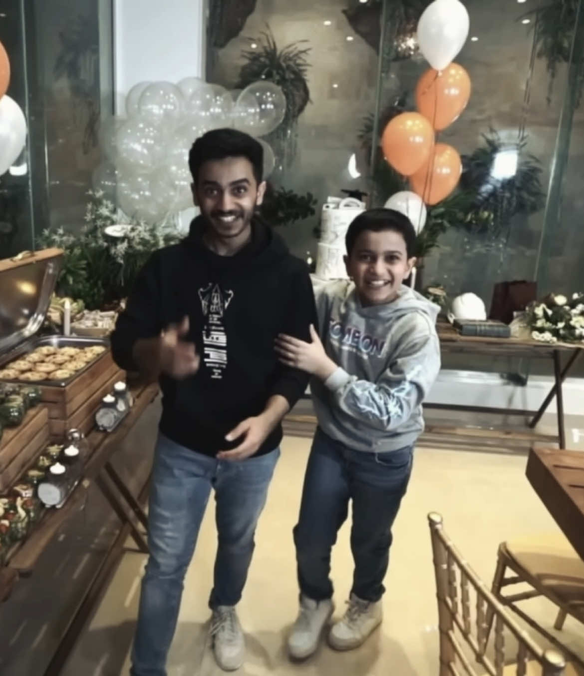 سند لبعض دايما يارب 🧡🧡🧡 ، الجودة سيئة من الفيد باليوت نفسوا 🥲 #اكسبلور #fyp #سعود_واخوانه #سعود_واخوانه_افضل_قناه_على_وجه_الارض 