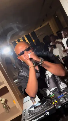 @Young Stunna était présent à l’after party de la @kzi_fw Kolwezi Fashion week . AUJOURDHUI JOUR 4. LE GRAND FINAL . #etoile #creative #kolwezifashionweek 