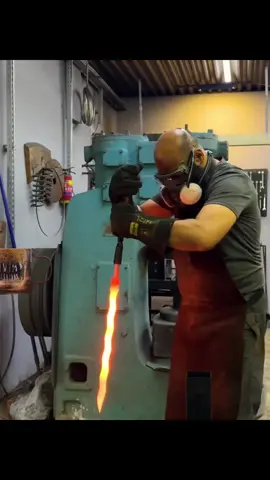 Part 2: Forging a Short Zweihander from Bearing Rods  #amazing #making #knife #knives #damascus 
