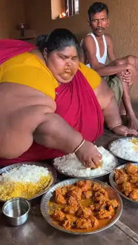 This Indian woman loves to eat everything #Viral #FoodLover #Hungry #fyp #explore