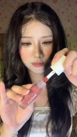 chọn một hồi không biết phải chọn màu nào lun á @shatail_vn #shatail #glossy #fyp #goclamdep #lipcomfortoil 