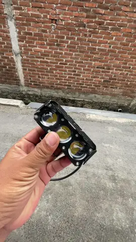 Lampu tembak super terang bisa buat mobil dan motor#lamputembak #sql #lampulaser 