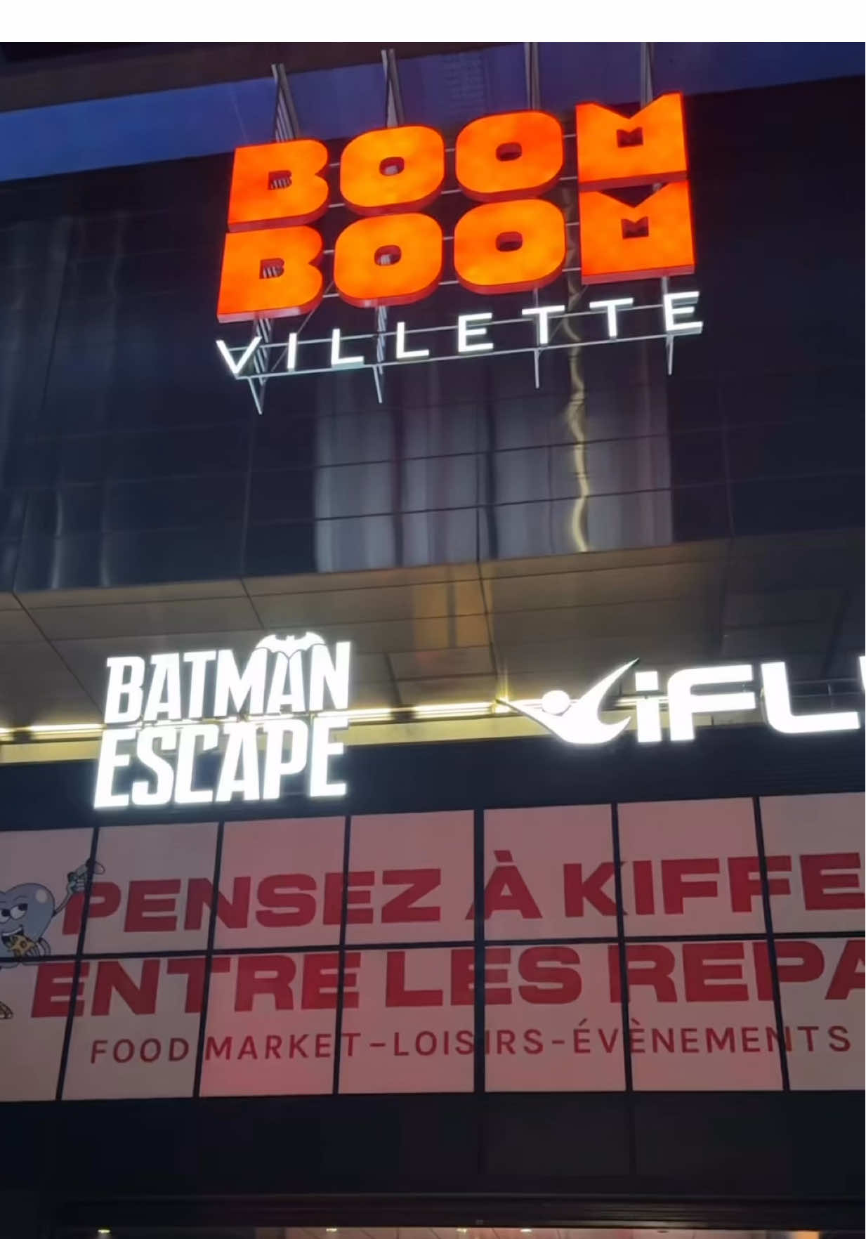 Toi aussi t’en as marre des escape games classiques? 😩 Suis moi chez @Batman Escape situé au @BoomBoomVillette pour une expérience immersive que t’es pas prêt d’oublier 🦇 Il existe plusieurs parcours, on a choisi  “le Joker” et on a adoré ! Que ça soit entre amis ou en famille comme nous, c’est du fun garanti pour les grands comme pour les petits  !  Alors tu viens nous rejoindre quand??? ✨ collaboration via @HEMBLEM APP ✨ #ugccreator #batmanescape #experience #escapegam #ugc #paris #fun #afterwork #teamactivity #discoverparis #hemblem #browngirldiary #games #sortieparis #parisexperience #boomboomvilette #actiongame #escapegame  BATMAN ESCAPE UGC CREATOR EXPERIENCE DISCOVER PARIS - BOOM BOOM VILETTE - ESCAPE GAME - AFTERWORK - TEAM BUILDING - ACTIVITÉ FAMILIALE