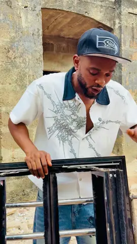 Fix ur glass window 🪟 like this and it will be very hard for criminals to penetrate 👌