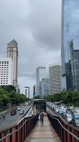 Jakarta syahdu juga kalo hujan begini 