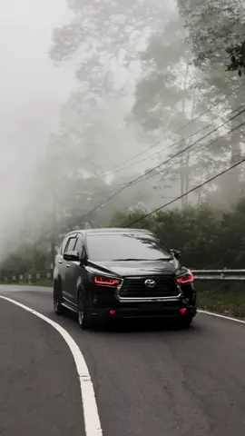 bukan gunung akina . This is gunung lawu  #innovareborn #2gdinnova #innovaventurer 