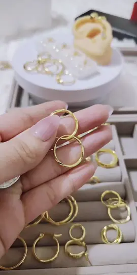 Loop earings 