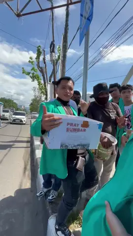 terjadi sedikit adu argumen di lapangan saat kegiatan penggalangan donasi untuk saudara² kita yng terkena musibah banjir kmrn,logika nya sja tujuan kita sma,cari donasi untuk saudara² kita yng  terkena musibah banjir,tp knapa kami harus di larang²??#sumbartiktok #tiktok #fyppppppppppppppppppppppp #padang 