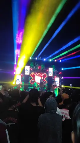 DANCER Paling TOP @Derlita Salsabila🍑 @sdr_audio_jember @sdr_lighting_jember #pargoyforyou🔥 #jember24jam #horegjawatimur #soundsystem #fypシ゚viral 