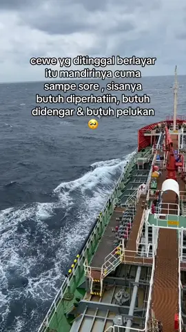 aku gk sendiri kan ? 😞 #ispelpunyacerita🚢⚓ #trend #fypyuk #pelautindonesia🇲🇨🇲🇨 #qoutesoftheday 