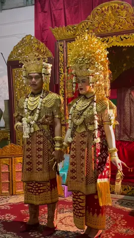 Prewedding adat Palembang✨ aesan gede ————————————— Attire & sunting by:astridmakeup.palembang  ————————————— Info booking paket Prewedding & Wedding  👉WhatsApp -082289079536 👉Instagram @astried015 👉Gallery 📍.jln kh m asyik 3-4 ulu lorng sawah Kertapati Palembang  ————————————— #preweddingpalembang #aesangede #pyfツviral_ #fypシ゚ #fyp 