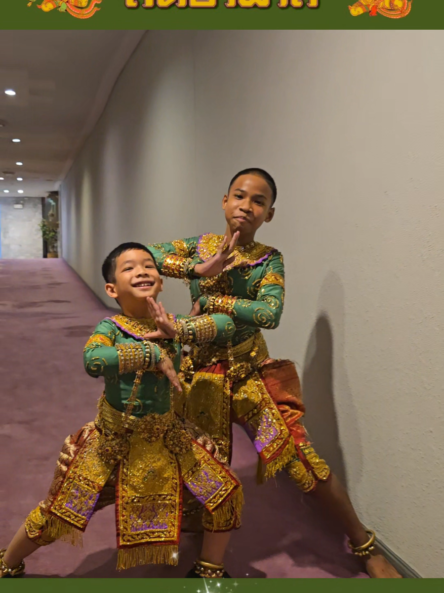 องคต ตัวน้อยแห่งโขน มาบอกด้วยตัวเองเลยครับ! อย่ารอช้า! เหลือเวลาให้ชมความยิ่งใหญ่นี้อีกไม่มากแล้ว! รีบมาดูก่อนที่ผมจะโตไปกว่านี้กันนะครับ! 😜💕 📍ณ หอประชุมใหญ่ ศูนย์วัฒนธรรมแห่งประเทศไทย 🗓️ ตั้งแต่วันนี้ จนถึงวันที่ ๘ ธันวาคม ๒๕๖๘ #โขนมูลนิธิ  #ศูนย์วัฒนธรรมแห่งประเทศไทย #กระทรวงวัฒนธรรม #สัตยาพาลี