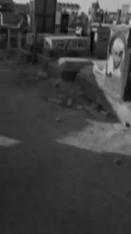 ياهو اليكول الفركه سهله #الفراق_اقسى_انواع_العذاب💔🤕  #مقبرة_وادي_السلام_النجف  #الحزن💔عنواني💔ــہہہــــــــــہہـ👈⚰️  #😔💔🥀  #🖤 