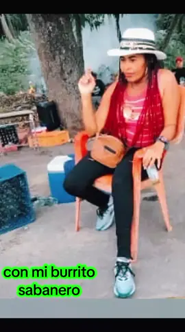 con mi burrito sabanero voy camino a Belén #yuleisyrojas🥰 #creatorsearchinsights #burritosabanero #belen #navidad 