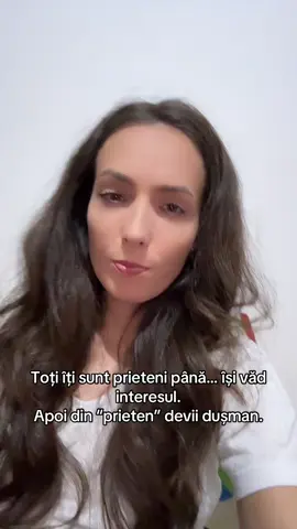 Am învățat că unii “prieteni” sunt doar pe interes și nimic mai mult, dacă ajung mai sus ca tine nici nu se mai uită la tine, uită să mai fie oameni și uită că i-ai ajutat atunci când nu aveau nimic. #adevarul #lectiideviata #realitate #alexandraatanasoaie #fyp 