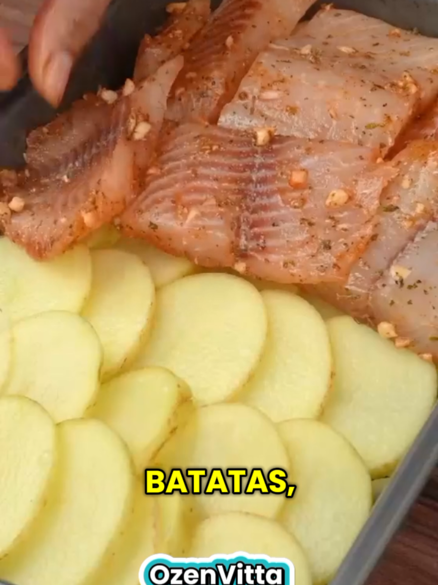 Essa é Pra Quem Gosta de Peixe, Filé de Tilápia Com Batatas, Qual tipo de peixe você faria com essa receita? Comente aí... #ozenvitta #receitafacil #receitasaudável #receitasimples #emagrecer 
