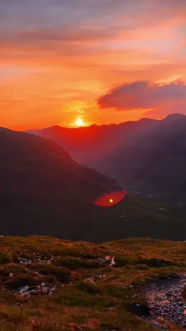 2026 is coming, tie up those loose ends. #Scotland #vinlandsaga #sunset #Hiking 