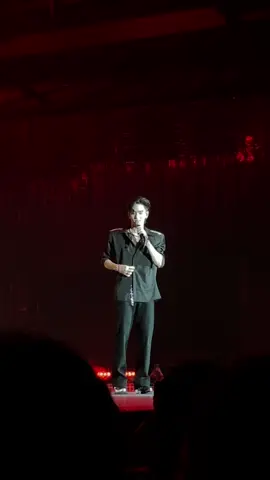 กระดุมยังจำเป็นอยู่คับ ต้าใจเย็นๆนะ ถอดมาแม่ๆจะเป็นลมเอา 🤪😁😁😁🖤🤍 #perthsanta #เพิร์ธแซนต้า #santapp 