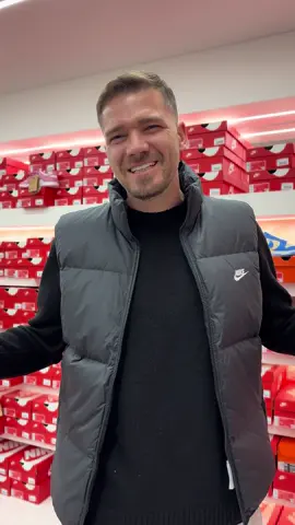 Una marea di nuovi arrivi per voi. Link del sito in bio ❤️🎄  #milanostore99 #temporarystore 