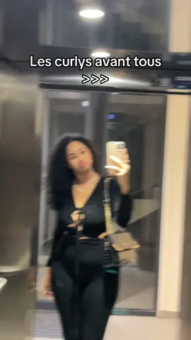 Vous êtes teams quoi vous ? 💭🤔 #fyp #pourtoi #viral #outfit #curly 