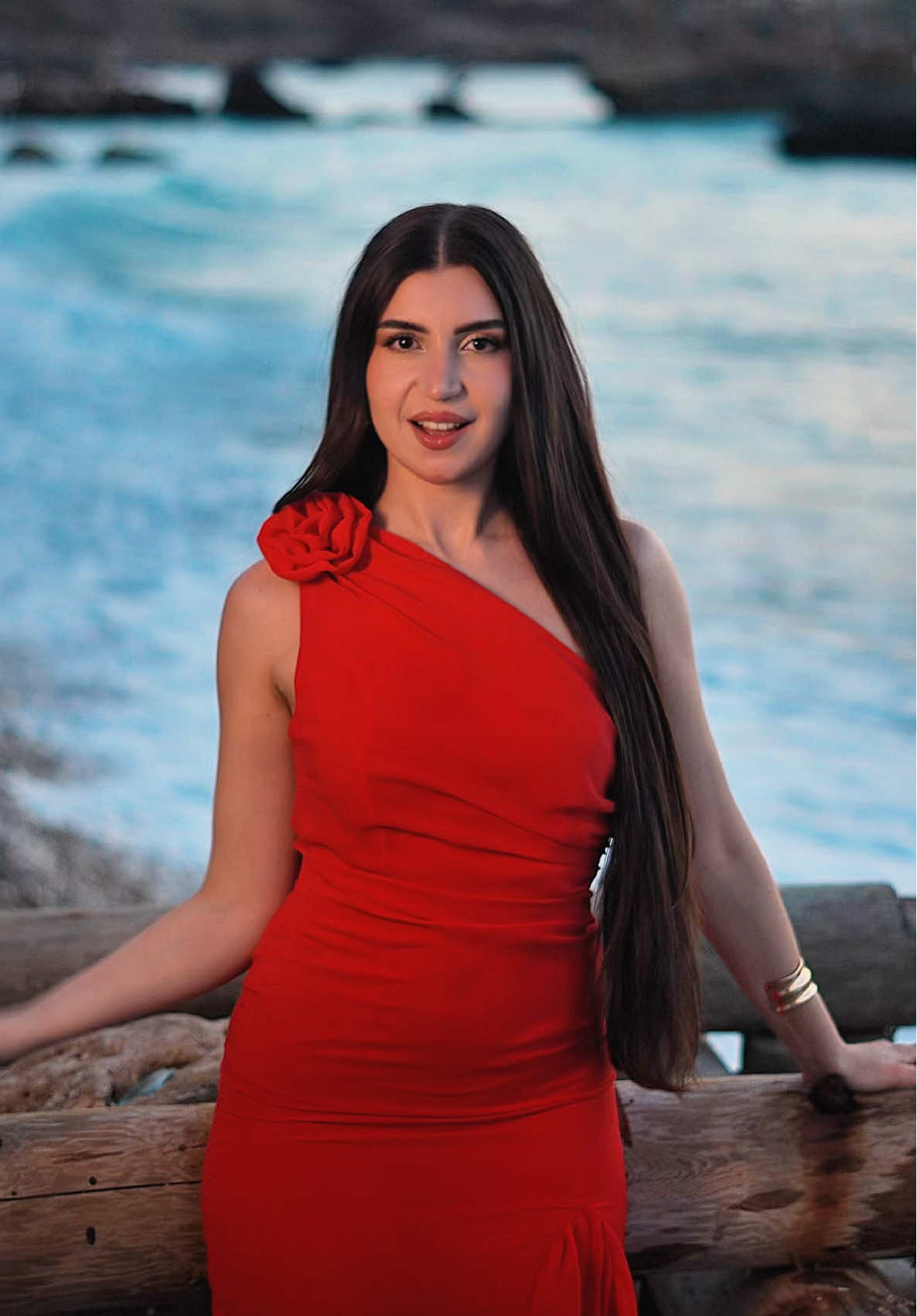 ايه المانع؟ ♥️  dress @Matilda London 