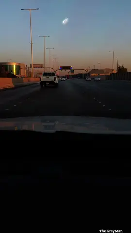 #محبت میں جھکنا خوبصورت ہے لیکن بار بار ٹوٹنا ، خود کی تو ہین ہے دل کے ساتھ غیرت ہو تو رشتہ ، ختم ہو سکتا ہے مگر خودداری نہیں  سچی محبت تبھی ، قائم رہتی ہے جب عزت، احساس اور مقام دونوں طرف برابر ہو