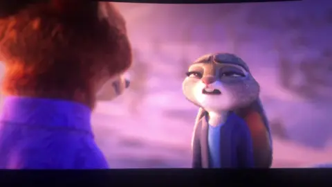 “Không một ai khác trên đời này quan trọng với tôi hơn anh đâu… Anh biết không?” #zootopia2 #caovatho🦊🐰 #tinhyeu #lovedisney 