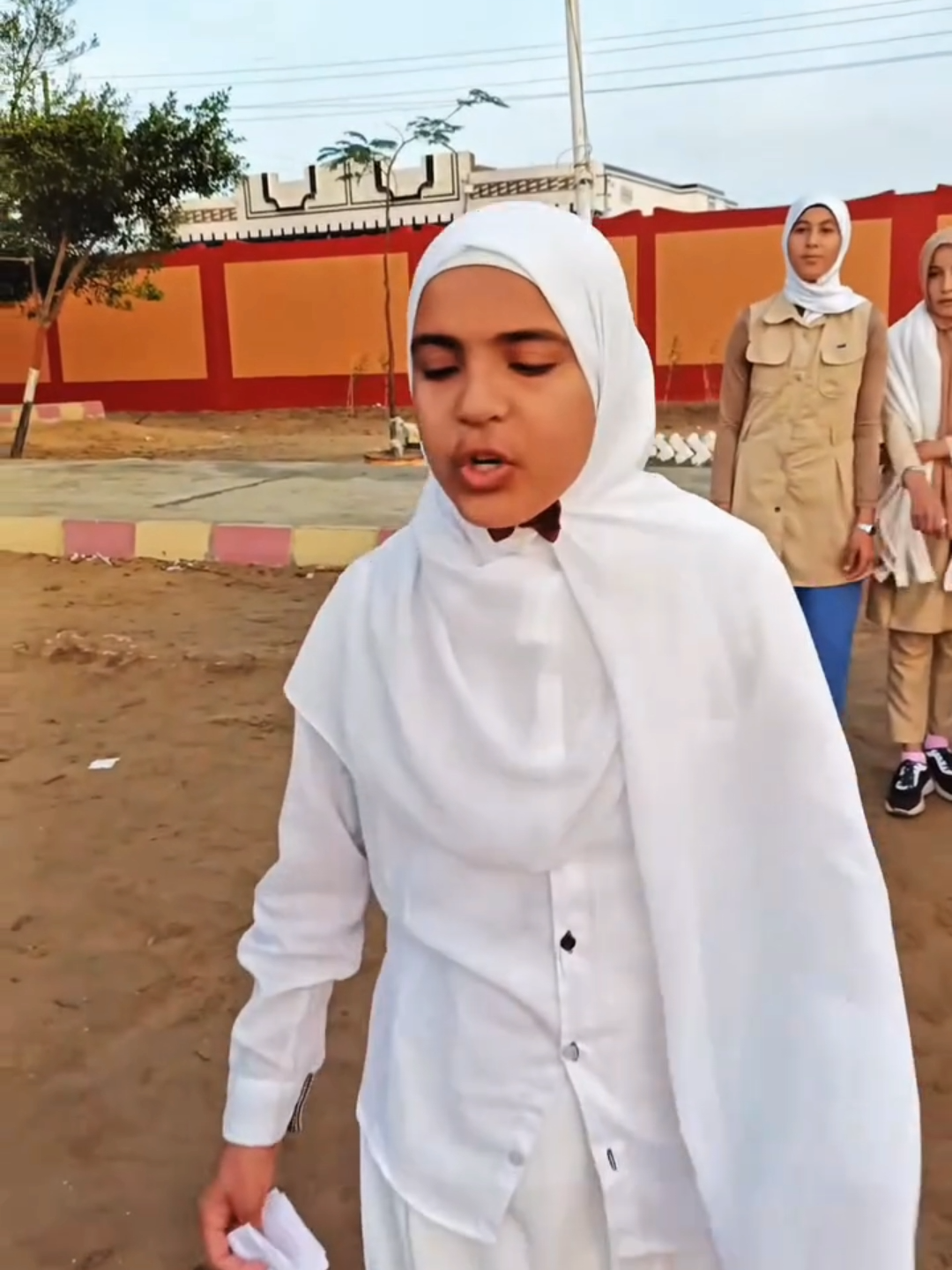 ده انجليزي يا شباب محدش يستغرب 😂#سادات_مصر