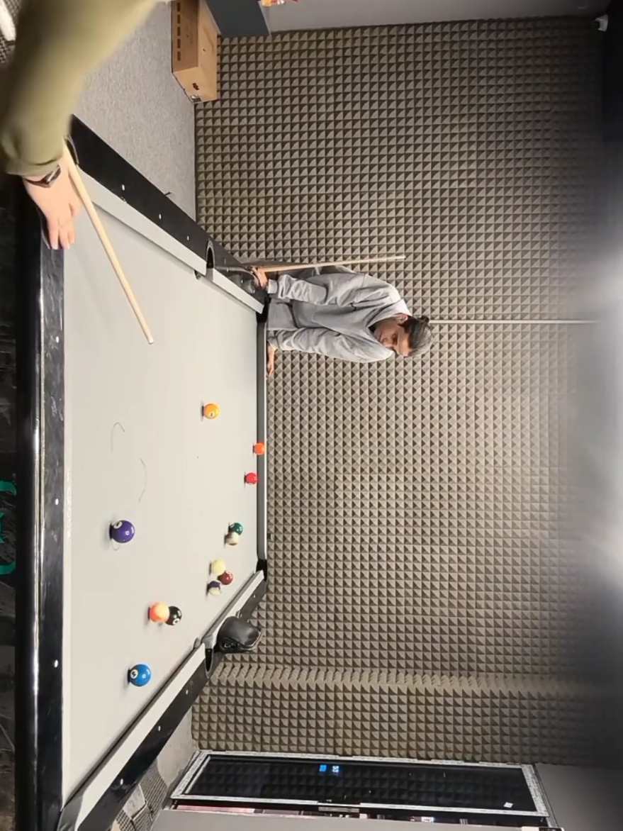 واحد بليارد بارق 😂 خسر  #الشعب_الصيني_ماله_حل😂😂  #بارق  #مشاهير_تيك_توك  #تصميم_فيديوهات🎶🎤🎬  #ترند @بارق الاحتياطي@بارق : Muslim Aqeel @اثير🇮🇶 