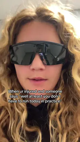 actively getting a laser treatment on my injured (recovering) feet 😂😂🤞#injured #sportsinjury #athlete #aclsurgery #soccertiktok 