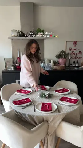 host a mini friendsmas with me!🎄💫💌⛄️(last year🤭) it was so much fun to make all the different Christmas food, I will list below what we made:  - Mozzarella garlic dough ball Christmas tree  - Burrata snowman with tomatoes, basil and balsamic vinegar - Pigs in blankets  - Charcuterie boards - Prosecco cranberry cocktail - for this I made ice cubes with cranberrys, orange slices and cranberry juice and topped with rosemary.  - Nutella puff pastry Christmas tree  🎄✨💌⛄️❄️🎀 best believe my apartment is full of boxes rn although I wish I could host a friendsmas! #christmasmood #festive #friendsmas #hostingideas #dinnerparty    