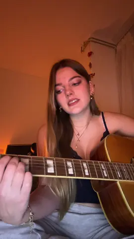 Nog ff oefenen met de gitaar ig